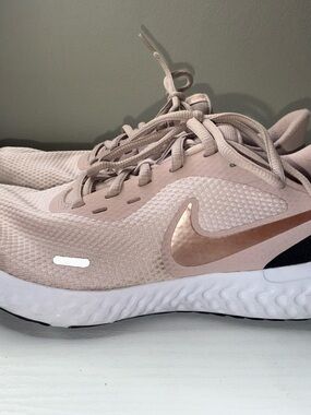 Nike Revolution 5 Womens Size 8 Pink Copper Running Shoes Sneakers BQ3207-600